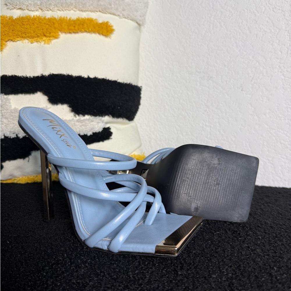 Miss Lola Blue Heel